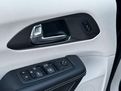 2023 Chrysler Pacifica Touring L AWD