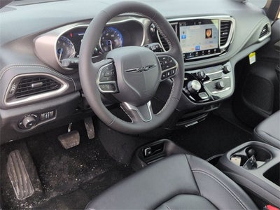 2026 Chrysler Pacifica PACIFICA SELECT AWD