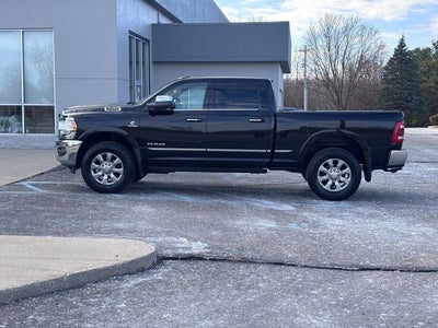 2022 RAM 3500 Limited Crew Cab 4x4 6'4' Box