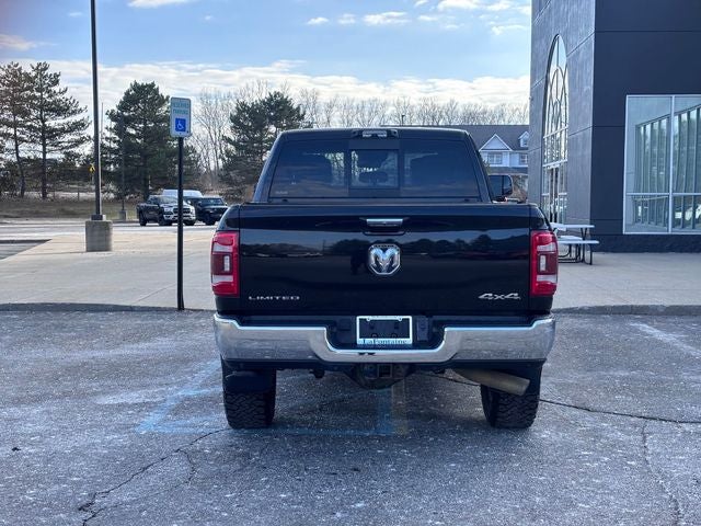 2022 RAM 3500 Limited Crew Cab 4x4 6'4' Box
