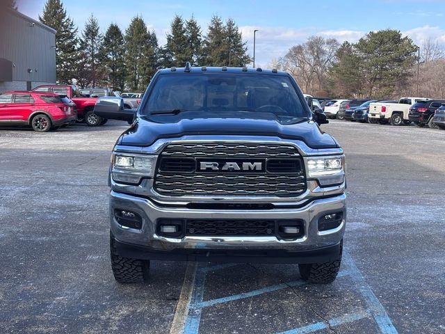 2022 RAM 3500 Limited Crew Cab 4x4 6'4' Box