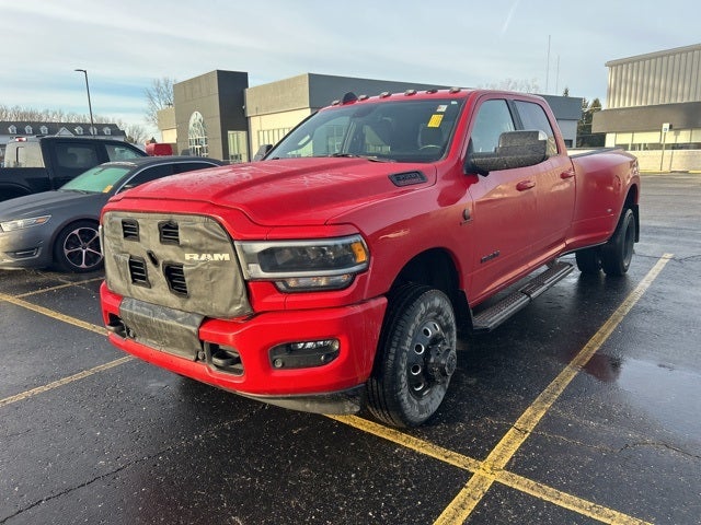 2021 RAM 3500 Big Horn Crew Cab 4x4 8' Box