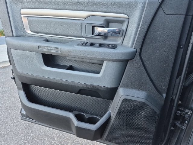 2018 RAM 1500 Big Horn Crew Cab 4x4 5'7' Box