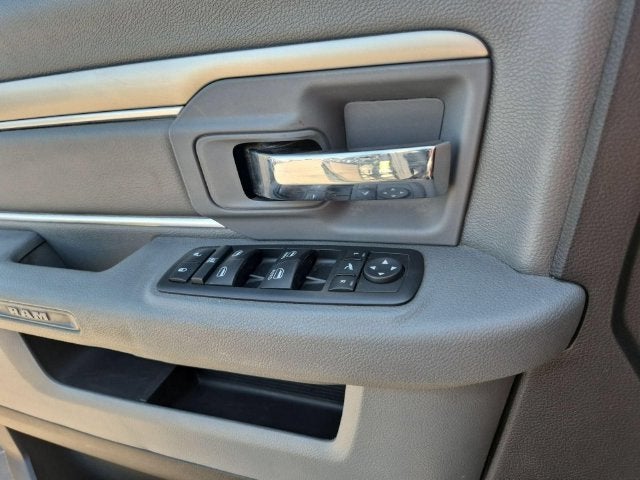 2018 RAM 1500 Big Horn Crew Cab 4x4 5'7' Box