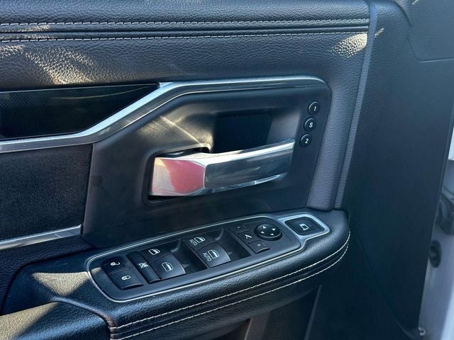 2019 RAM 2500 Laramie Crew Cab 4x4 6'4' Box