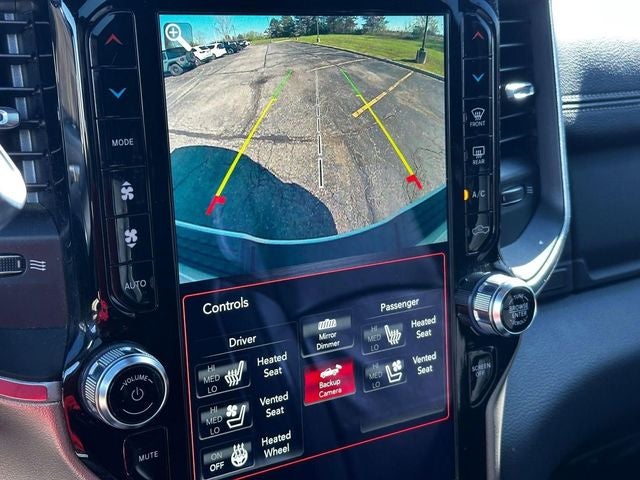 2019 RAM 2500 Laramie Crew Cab 4x4 6'4' Box