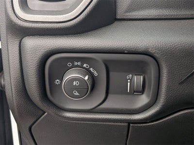 2026 RAM Ram 5500 Chassis Cab RAM 5500 TRADESMAN CHASSIS CREW CAB 4X4 84' CA