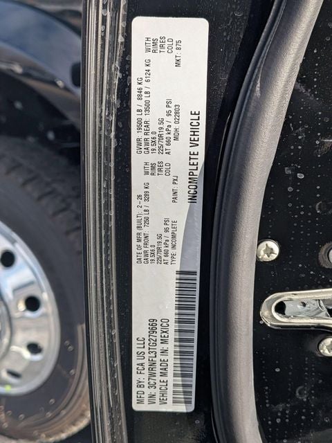 2026 RAM Ram 5500 Chassis Cab RAM 5500 BIG HORN CHASSIS CREW CAB 4X4 84' CA