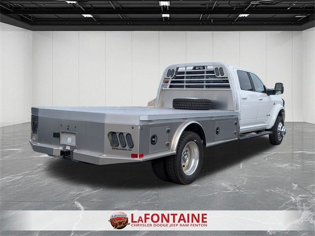 2026 RAM Ram 5500 Chassis Cab RAM 5500 BIG HORN CHASSIS CREW CAB 4X4 84' CA
