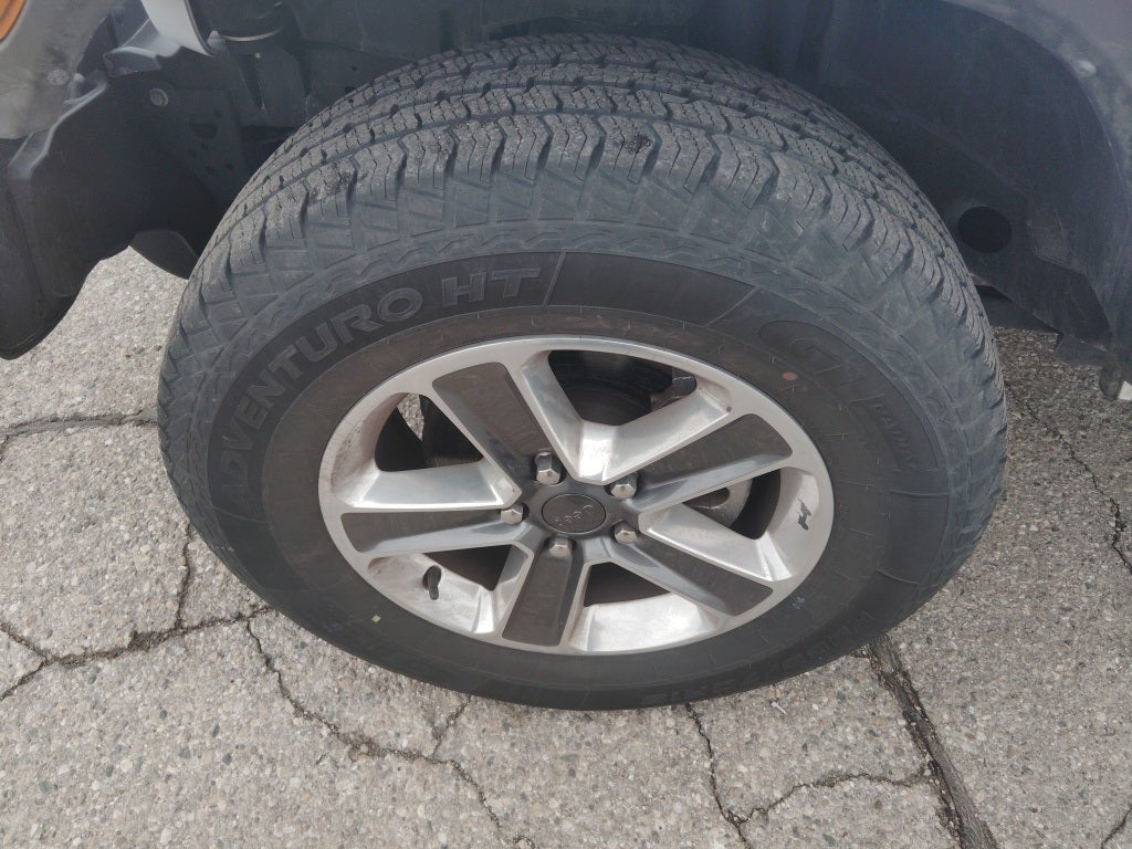 2023 Jeep Wrangler 4-Door Sahara