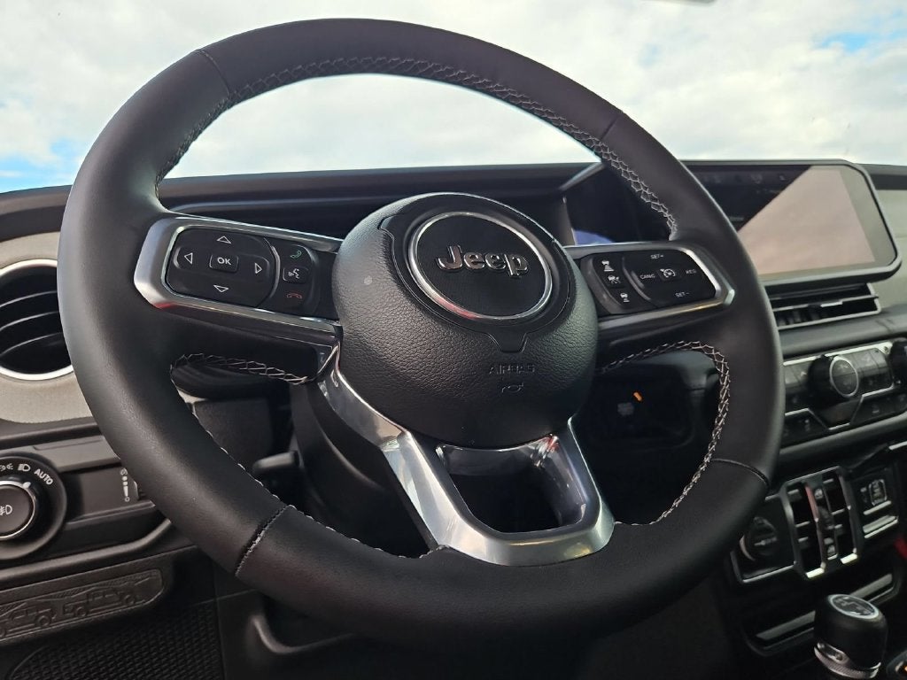 2025 Jeep Wrangler 4-Door Sahara 4x4