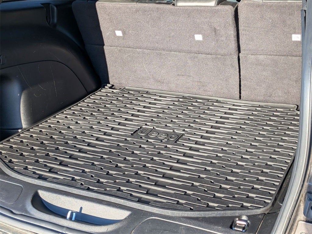 2021 Jeep Grand Cherokee Laredo X 4x4