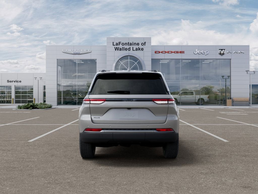 2026 Jeep Grand Cherokee Laredo