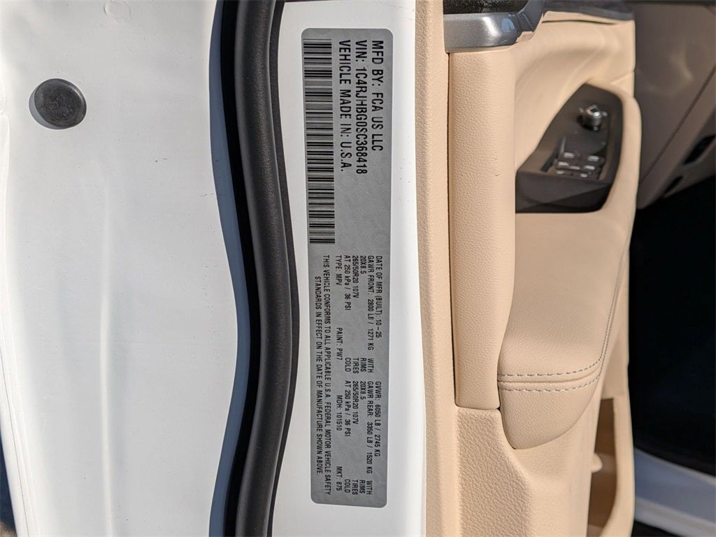 2025 Jeep Grand Cherokee GRAND CHEROKEE LIMITED 4X4