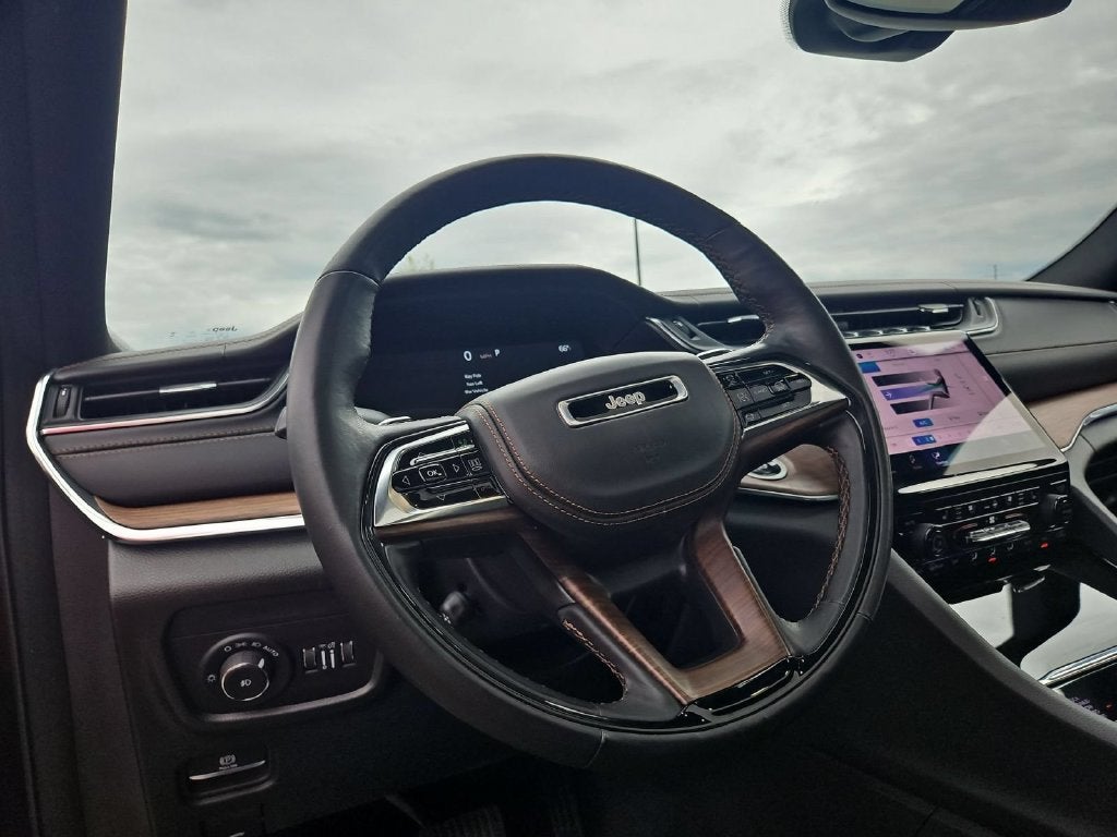 2025 Jeep Grand Cherokee Summit 4x4