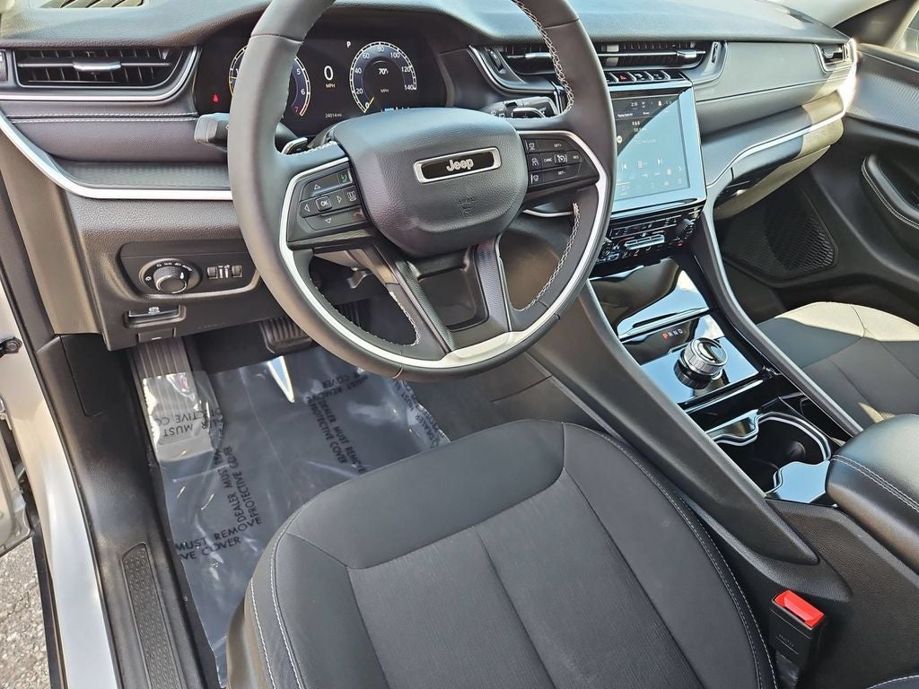 2023 Jeep Grand Cherokee L Laredo 4x4