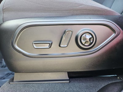 2023 Jeep Grand Cherokee L Laredo 4x4
