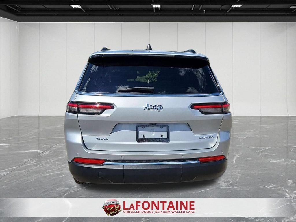 2023 Jeep Grand Cherokee L Laredo 4x4