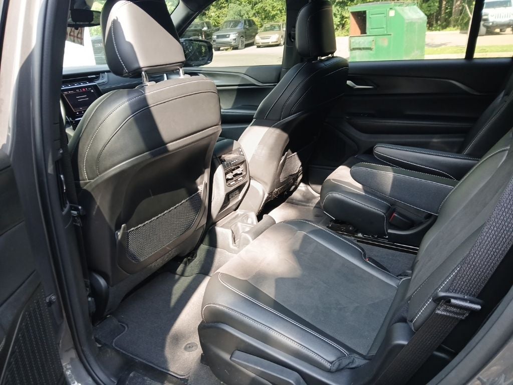 2023 Jeep Grand Cherokee L Altitude 4x4