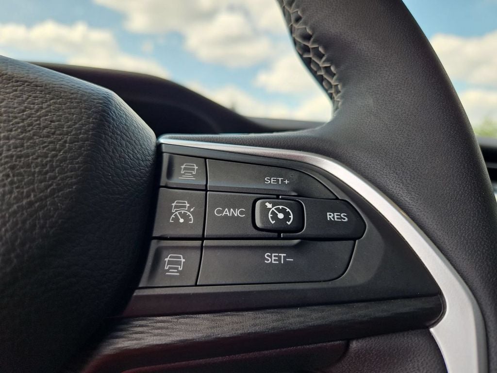 2023 Jeep Grand Cherokee L Altitude 4x4