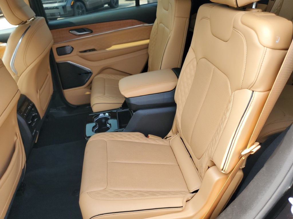 2023 Jeep Grand Cherokee L Summit Reserve 4x4