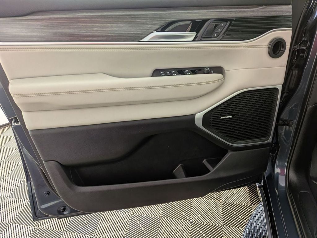 2023 Jeep Wagoneer Series II