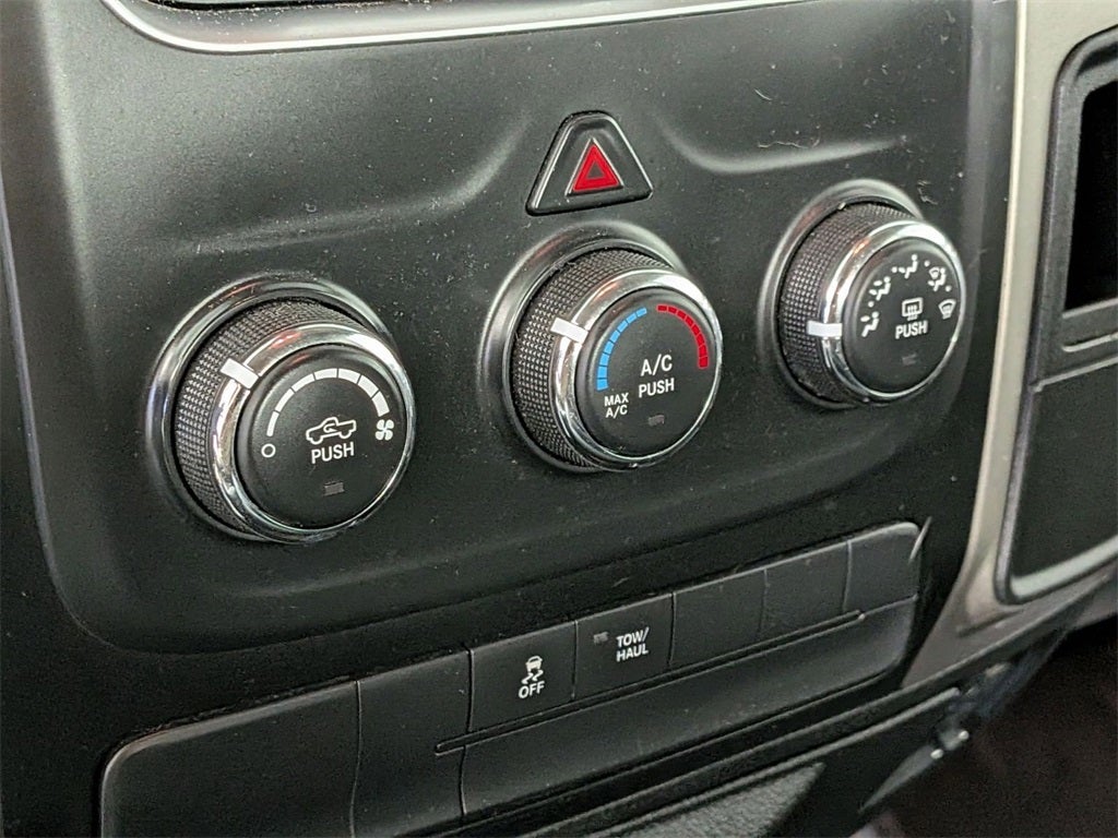 2020 RAM 1500 Classic SLT Crew Cab 4x4 6'4' Box