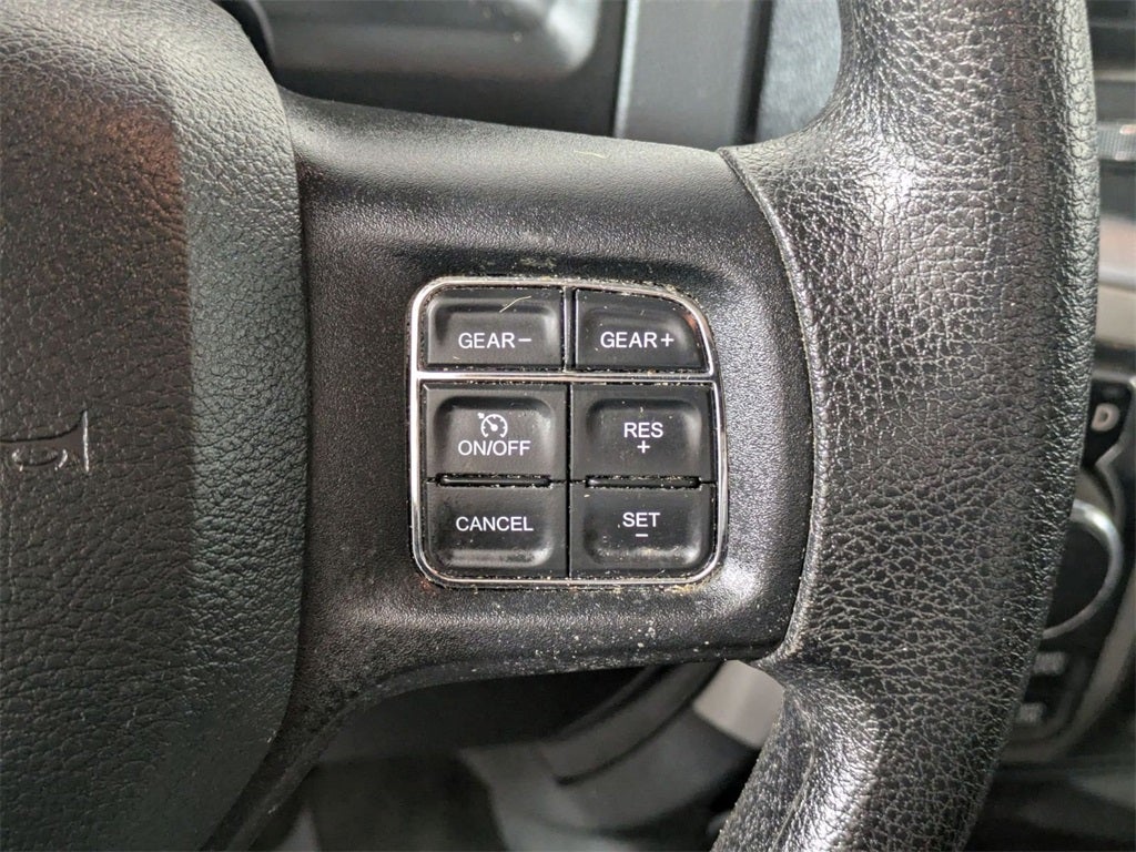 2017 RAM 1500 SLT Crew Cab 4x4 6'4' Box