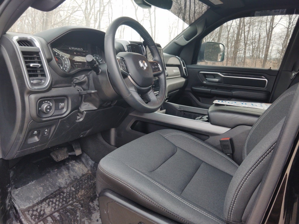 2024 RAM 1500 Big Horn Crew Cab 4x4 5'7' Box