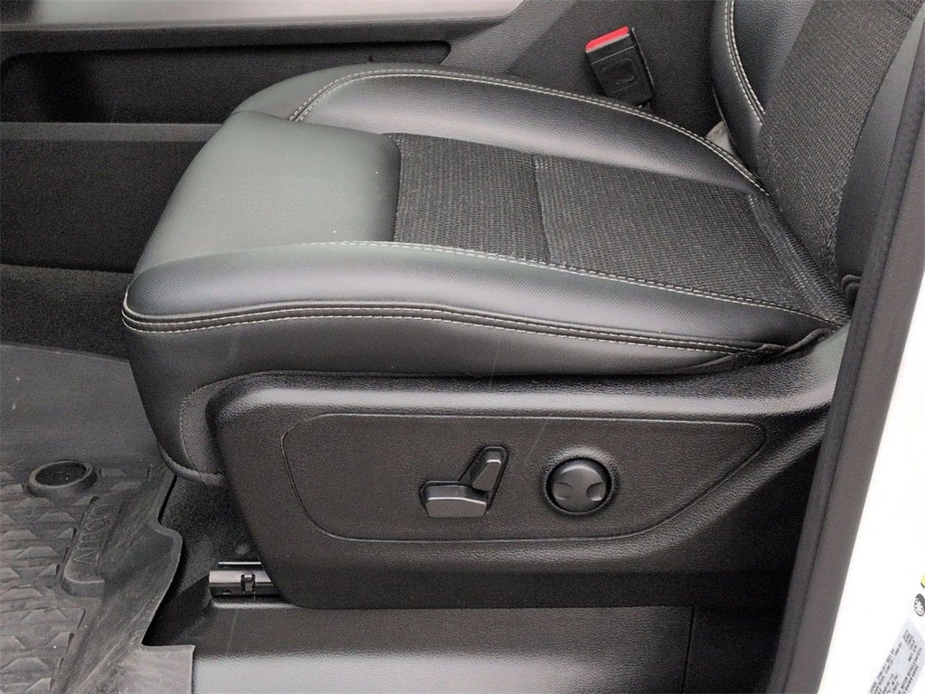 2022 RAM 1500 Big Horn Quad Cab 4x4 6'4' Box