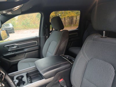 2020 RAM 1500 Big Horn Crew Cab 4x4 5'7' Box