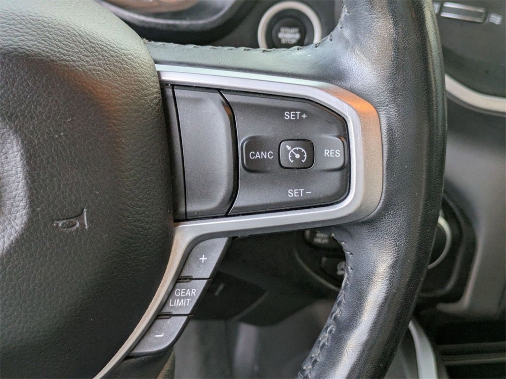 2020 RAM 1500 Big Horn Crew Cab 4x4 5'7' Box