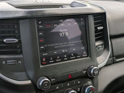 2020 RAM 1500 Big Horn Crew Cab 4x4 5'7' Box