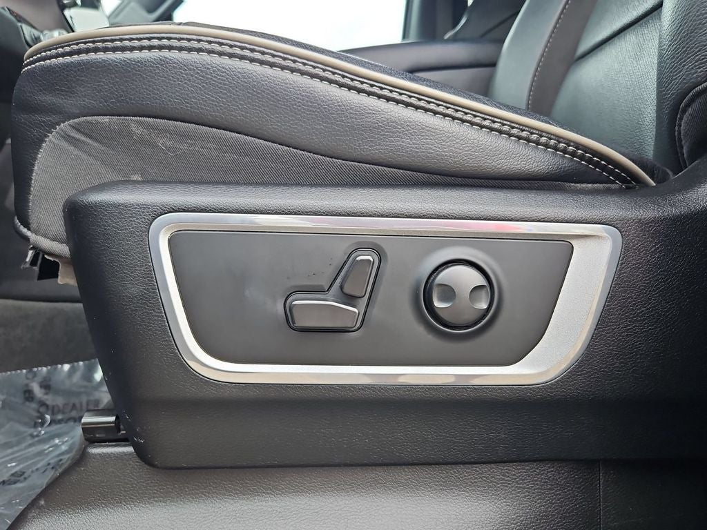 2023 RAM 1500 Laramie Crew Cab 4x4 5'7' Box