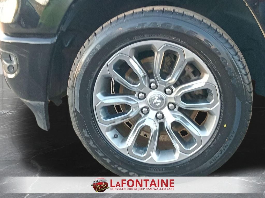 2023 RAM 1500 Laramie Crew Cab 4x4 5'7' Box