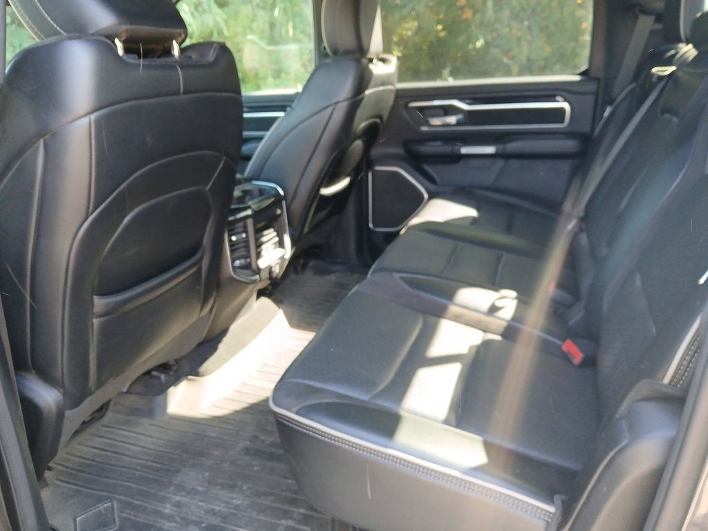 2020 RAM 1500 Laramie Crew Cab 4x4 5'7' Box