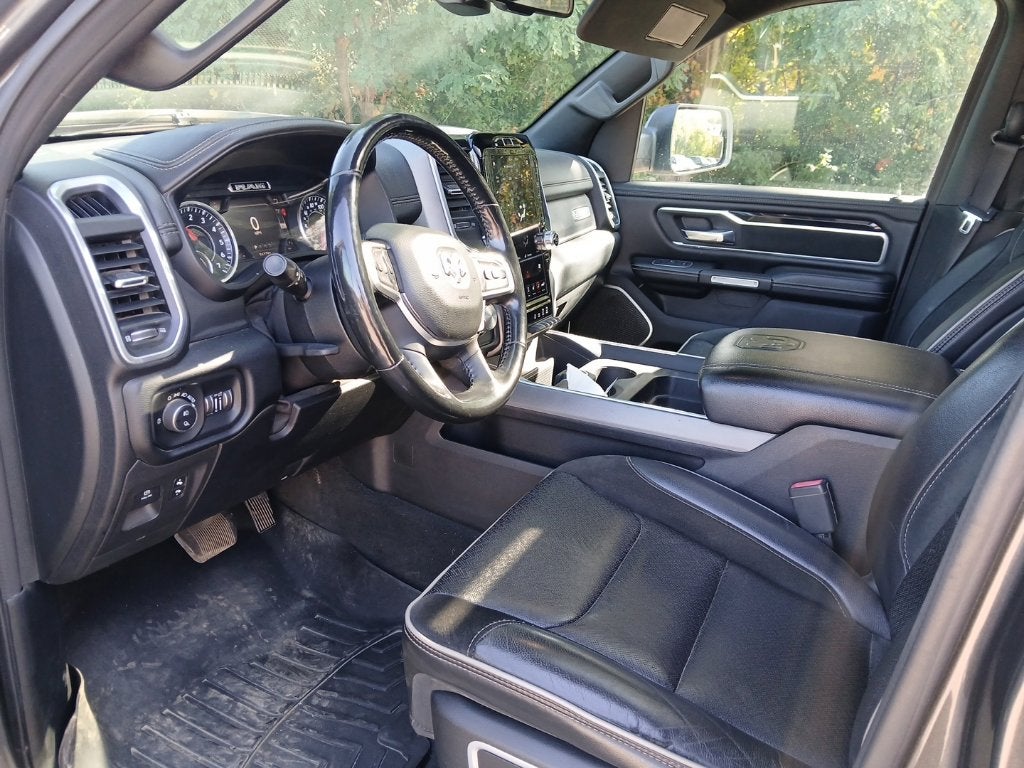 2020 RAM 1500 Laramie Crew Cab 4x4 5'7' Box