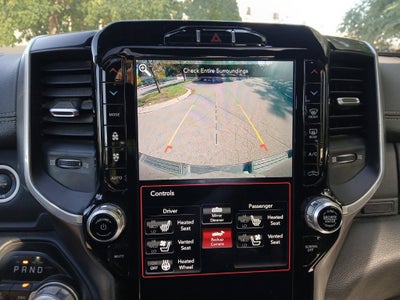 2020 RAM 1500 Laramie Crew Cab 4x4 5'7' Box