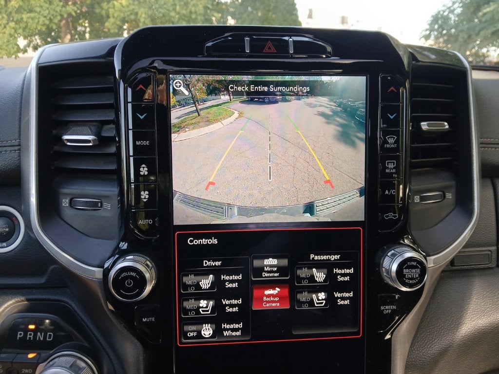 2020 RAM 1500 Laramie Crew Cab 4x4 5'7' Box