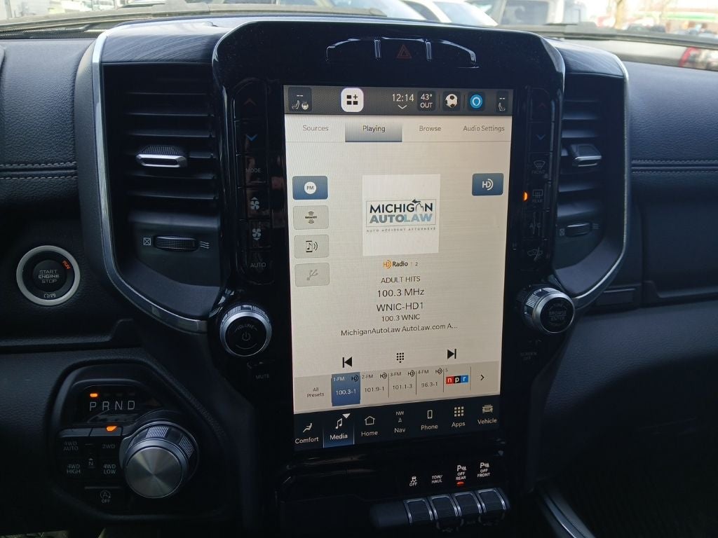 2023 RAM 1500 Laramie Crew Cab 4x4 5'7' Box