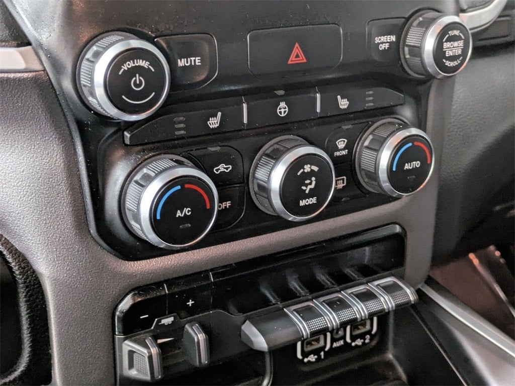 2020 RAM 1500 Big Horn Crew Cab 4x4 6'4' Box