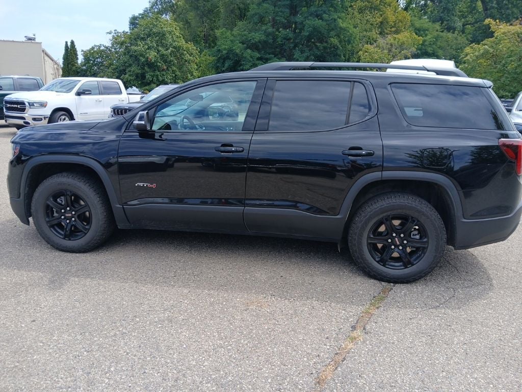 2023 GMC Acadia AWD AT4