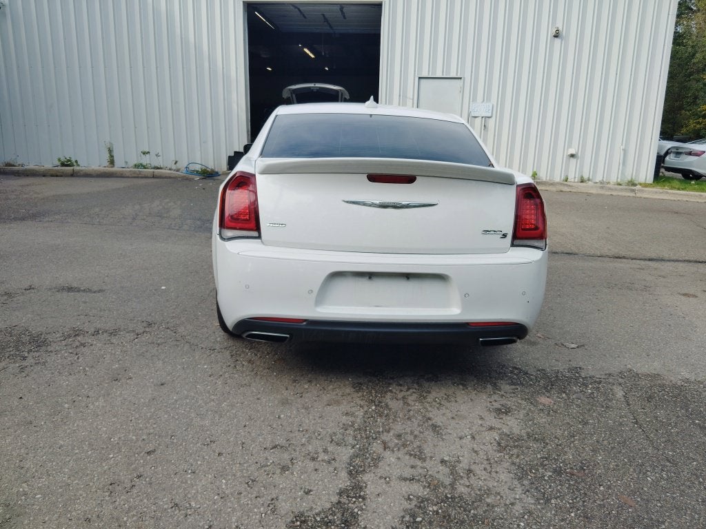 2016 Chrysler 300 S
