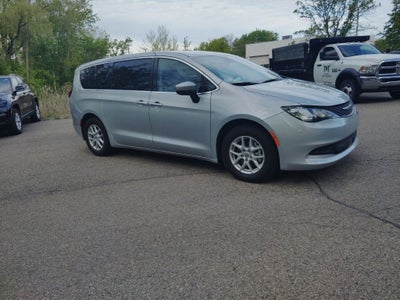 2023 Chrysler Voyager LX