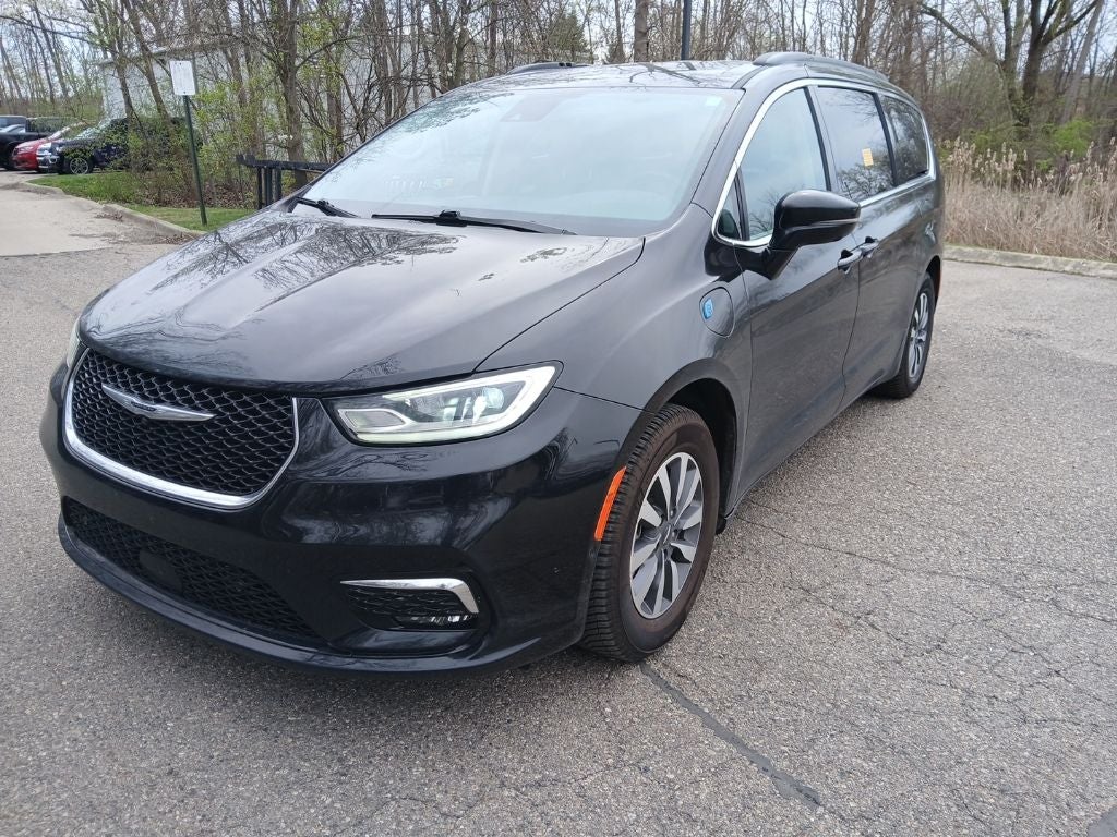 2022 Chrysler Pacifica Hybrid Touring L