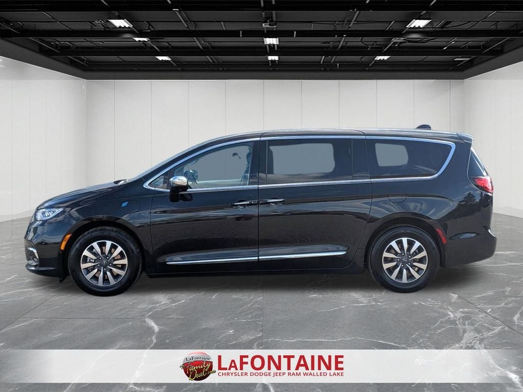 2023 Chrysler Pacifica Hybrid Limited