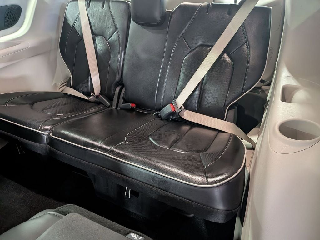 2023 Chrysler Pacifica Hybrid Limited