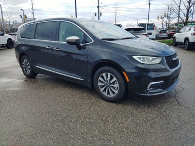 2023 Chrysler Pacifica Limited AWD