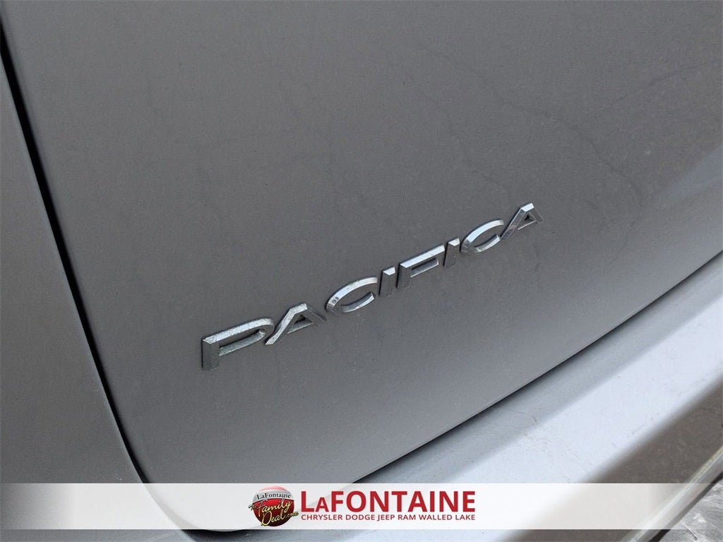 2022 Chrysler Pacifica Limited AWD