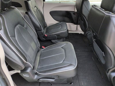 2022 Chrysler Pacifica Limited AWD